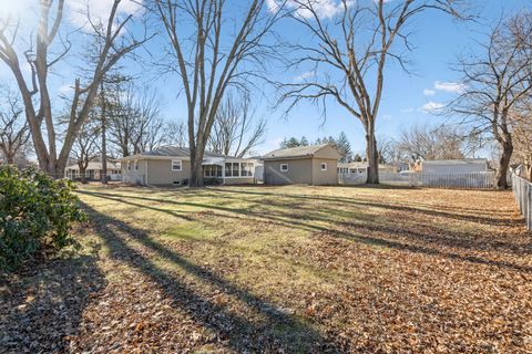 Tiny photo for 3323 25 Avenue, Rock Island, IL 61201 (MLS # 12548270)