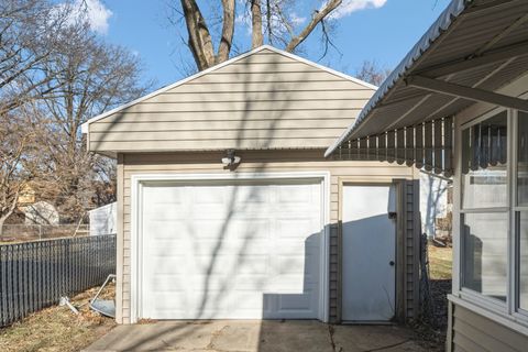 Tiny photo for 3323 25 Avenue, Rock Island, IL 61201 (MLS # 12548270)