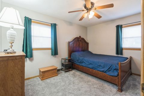 Tiny photo for 3323 25 Avenue, Rock Island, IL 61201 (MLS # 12548270)