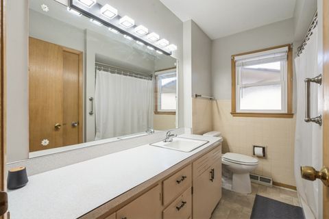 Tiny photo for 3323 25 Avenue, Rock Island, IL 61201 (MLS # 12548270)