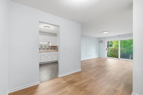 Tiny photo for 9S110 Lake Drive #104, Willowbrook, IL 60527 (MLS # 12775419)