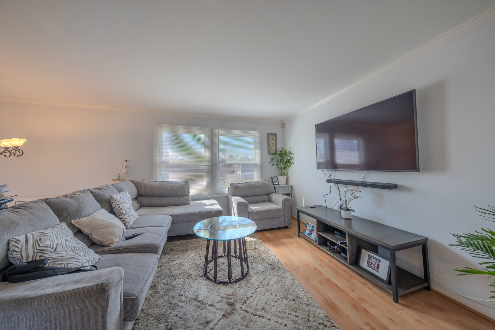 Properties 3 829 Prairie Avenue