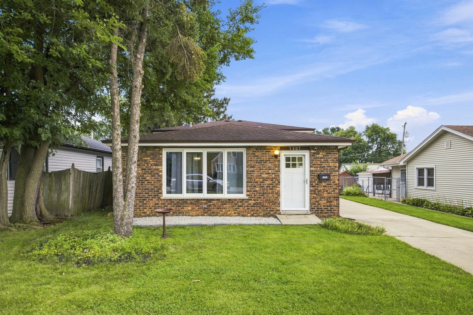 7307 W 113th Place