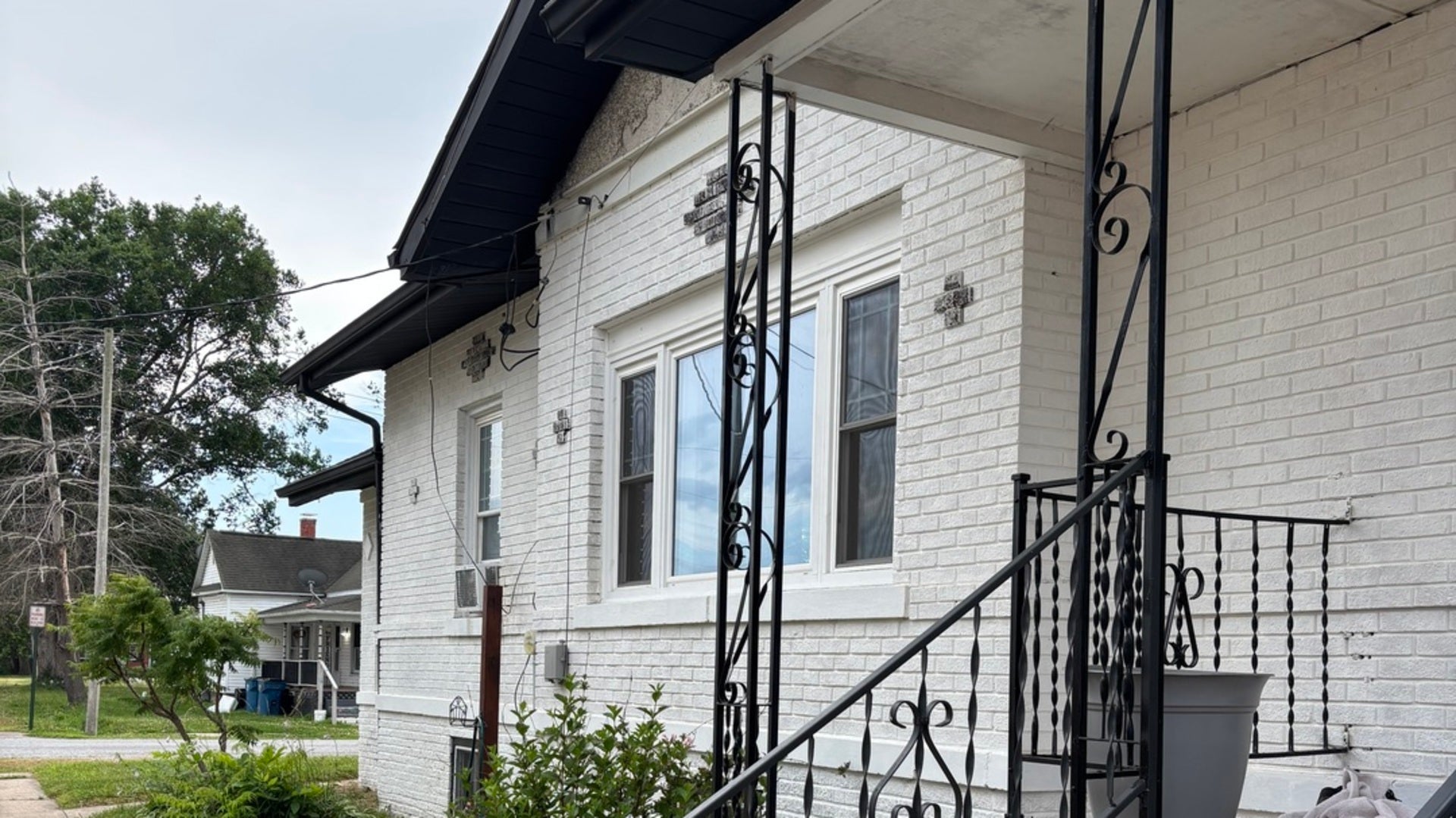 305 W Ray Avenue