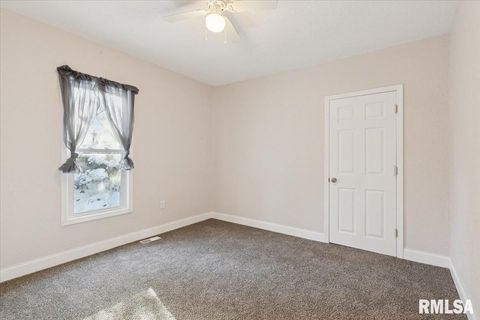 Tiny photo for 3312 GARFIELD Street, Clinton, IA 52732 (MLS # QC4269862)