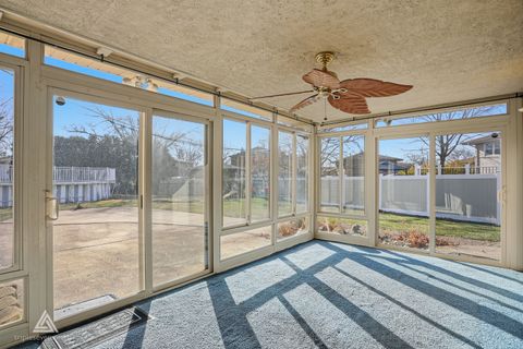 Tiny photo for 18021 Pin Oak Court, Tinley Park, IL 60477 (MLS # 12522764)