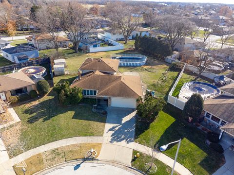 Tiny photo for 18021 Pin Oak Court, Tinley Park, IL 60477 (MLS # 12522764)