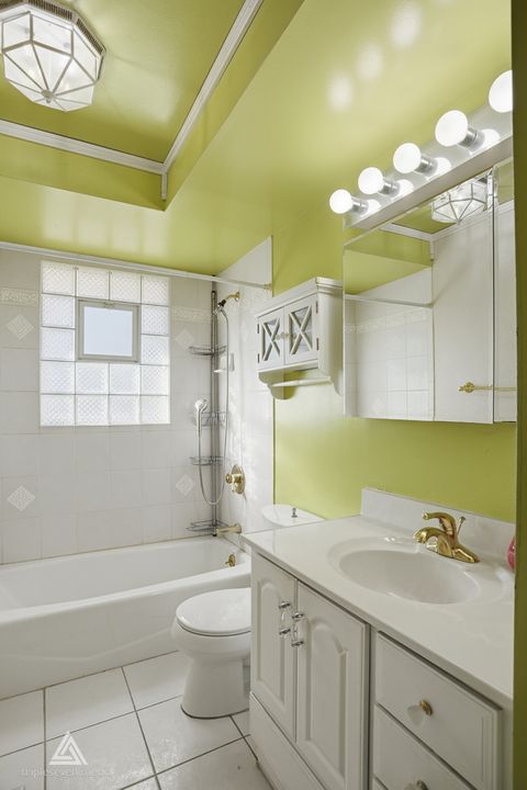 Tiny photo for 18021 Pin Oak Court, Tinley Park, IL 60477 (MLS # 12522764)