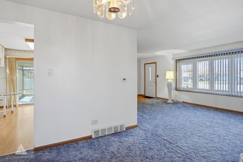 Tiny photo for 18021 Pin Oak Court, Tinley Park, IL 60477 (MLS # 12522764)