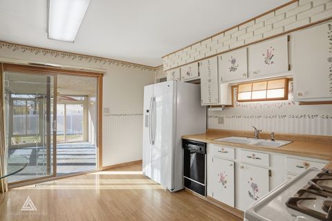 Tiny photo for 18021 Pin Oak Court, Tinley Park, IL 60477 (MLS # 12522764)