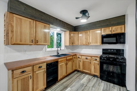 Tiny photo for 112 Hillcrest Drive, Geneseo, IL 61254 (MLS # 12791014)