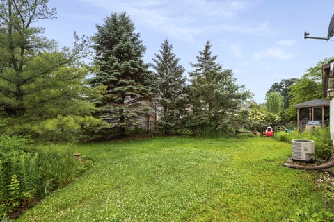 Tiny photo for 90 Sandhurst Road, Mundelein, IL 60060 (MLS # 12692827)