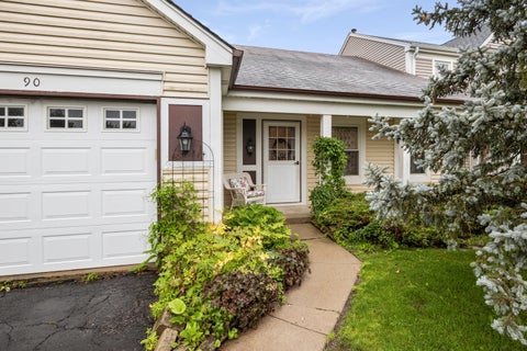 Tiny photo for 90 Sandhurst Road, Mundelein, IL 60060 (MLS # 12692827)