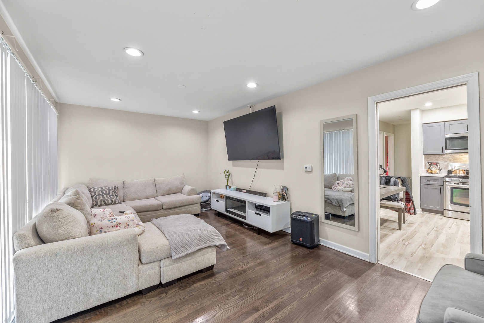 7124 S KEDZIE Avenue