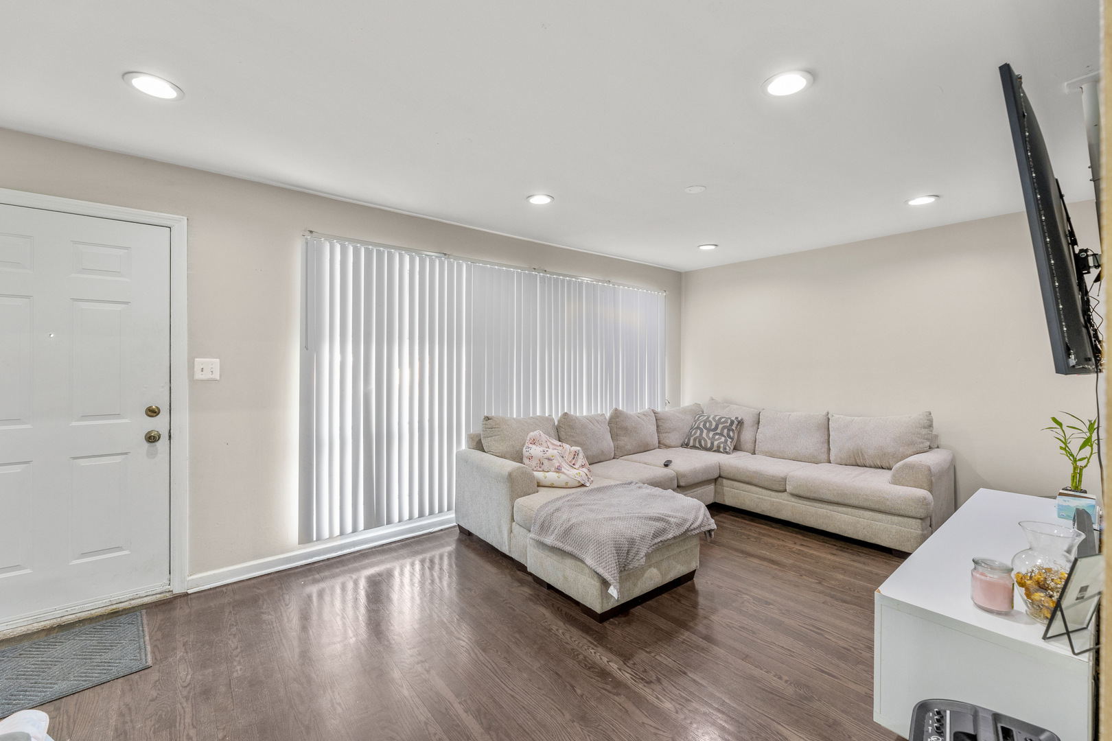 7124 S KEDZIE Avenue