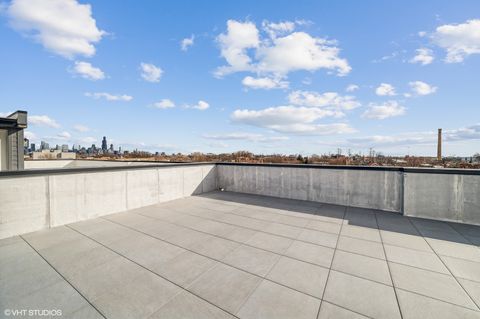 Tiny photo for 2405 W Sunnyside Avenue #5S, Chicago, IL 60625 (MLS # 12468587)