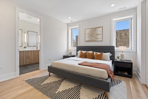 Tiny photo for 2405 W Sunnyside Avenue #5S, Chicago, IL 60625 (MLS # 12468587)