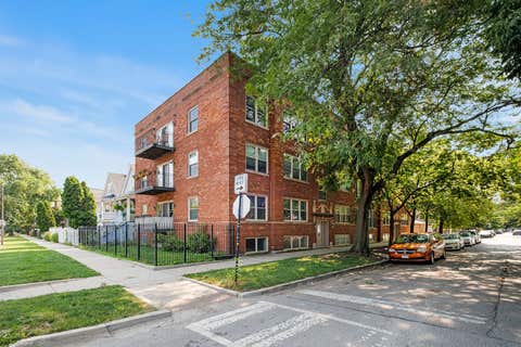 Photo of 3435 W Berteau Avenue #3C, Chicago, IL 60618 (MLS # 12719528)