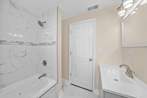 Tiny photo for 8743 S Kingston Avenue, Chicago, IL 60617 (MLS # 12505795)