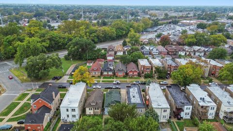 Tiny photo for 8743 S Kingston Avenue, Chicago, IL 60617 (MLS # 12505795)