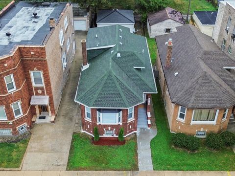 Tiny photo for 8743 S Kingston Avenue, Chicago, IL 60617 (MLS # 12505795)