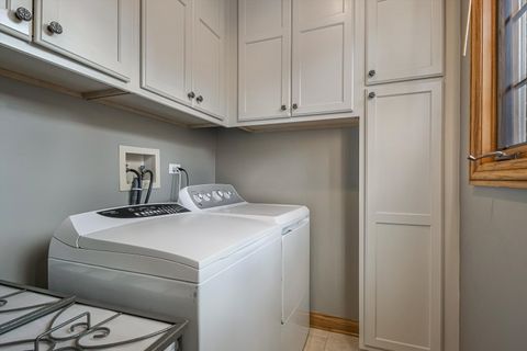 Tiny photo for 300 S Rose Avenue, Park Ridge, IL 60068 (MLS # 12509988)