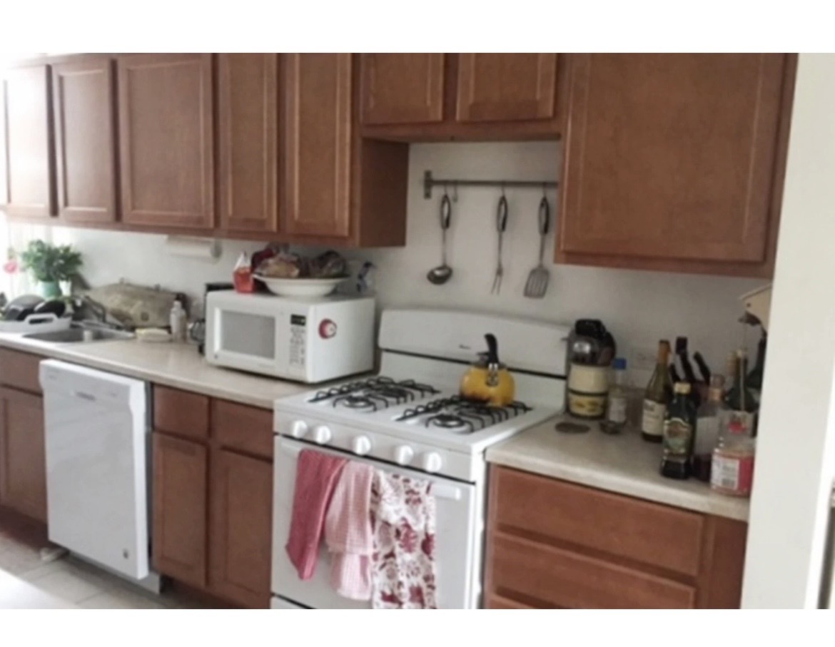 918 Green Bay Road 2L