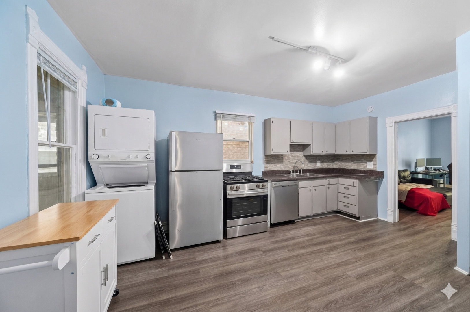 1645 W Beach Avenue 1