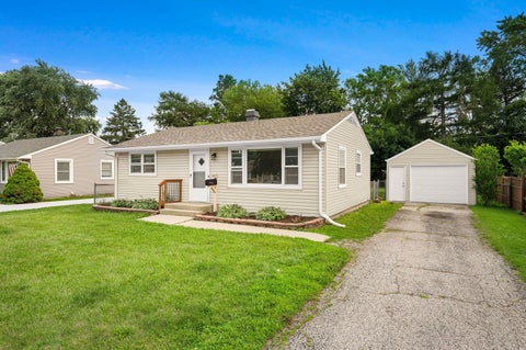 Photo of 415 Alma Terrace, Cary, IL 60013 (MLS # 12675615)
