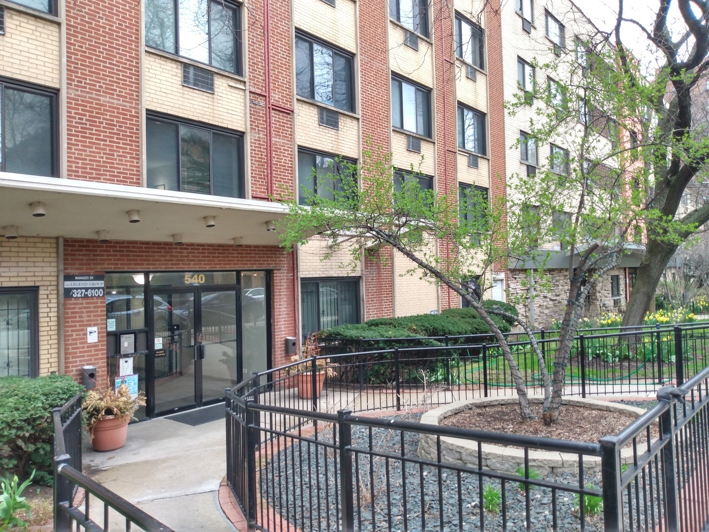 540 W Roscoe Street 278
