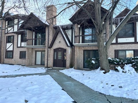 Photo of 2807 GLENWOOD LANSING Road #212, Lynwood, IL 60411 (MLS # 12526187)