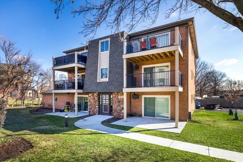 604 W 65th Street 4 Westmont IL 60559