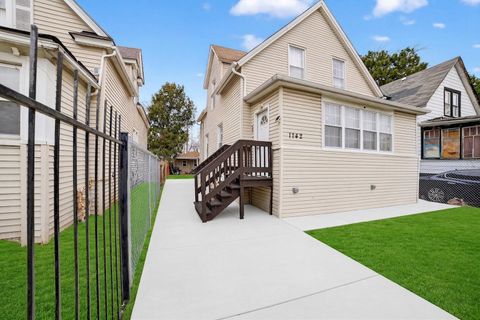 Tiny photo for 1142 N Mason Avenue, Chicago, IL 60651 (MLS # 12594478)