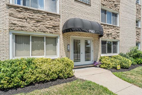 Tiny photo for 7952 MADISON Street #2E, River Forest, IL 60305 (MLS # 12590382)