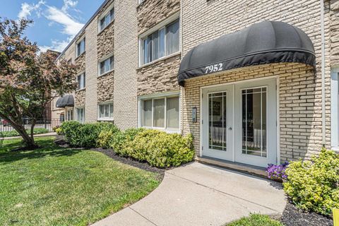 Tiny photo for 7952 MADISON Street #2E, River Forest, IL 60305 (MLS # 12590382)