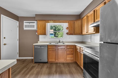 Tiny photo for 7952 MADISON Street #2E, River Forest, IL 60305 (MLS # 12590382)