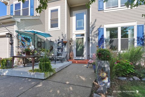 Tiny photo for 2726 Providence Lane, Lindenhurst, IL 60046 (MLS # 12485620)