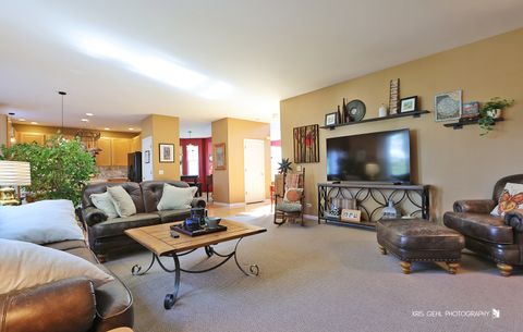 Tiny photo for 2726 Providence Lane, Lindenhurst, IL 60046 (MLS # 12485620)