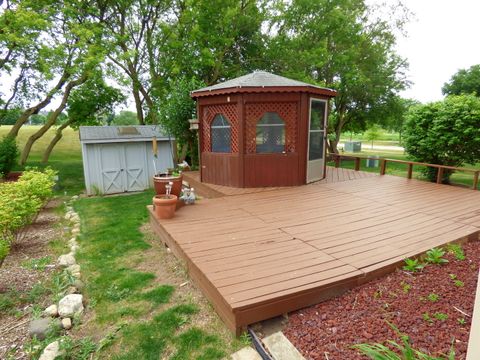 Tiny photo for 432 Thunder Ridge Rdg, Lake In The Hills, IL 60156 (MLS # 12481550)