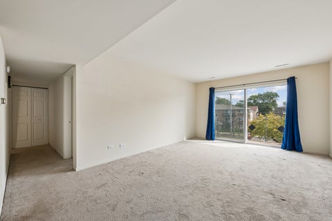 Tiny photo for 10308 Circle Drive #302, Oak Lawn, IL 60453 (MLS # 12756478)