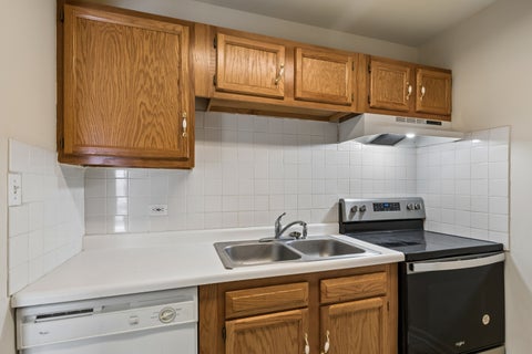 Tiny photo for 10308 Circle Drive #302, Oak Lawn, IL 60453 (MLS # 12756478)
