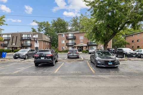 Tiny photo for 10308 Circle Drive #302, Oak Lawn, IL 60453 (MLS # 12756478)
