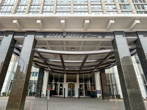 655 W IRVING PARK Road 2307 Chicago IL 60613