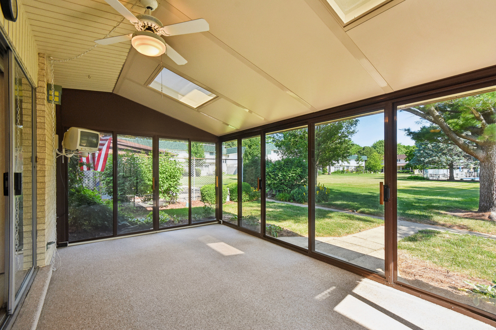 110 Meadowbrook Lane 110