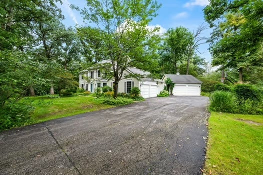 2690 Crestwood Lane