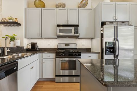 Tiny photo for 2714 W BYRON Street, Chicago, IL 60618 (MLS # 12480736)