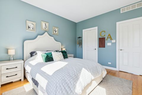 Tiny photo for 2714 W BYRON Street, Chicago, IL 60618 (MLS # 12480736)