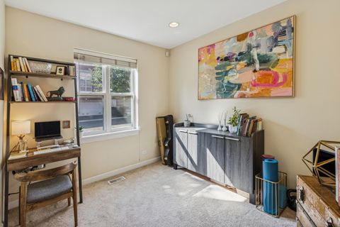 Tiny photo for 2714 W BYRON Street, Chicago, IL 60618 (MLS # 12480736)