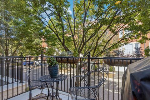 Tiny photo for 2714 W BYRON Street, Chicago, IL 60618 (MLS # 12480736)