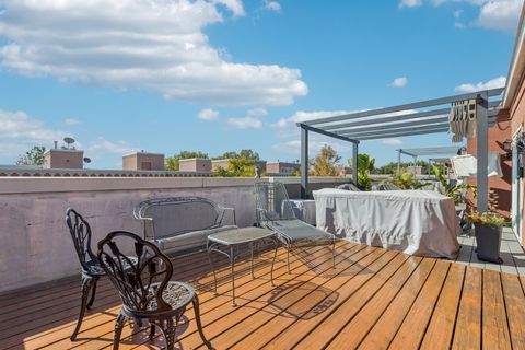 Tiny photo for 2714 W BYRON Street, Chicago, IL 60618 (MLS # 12480736)